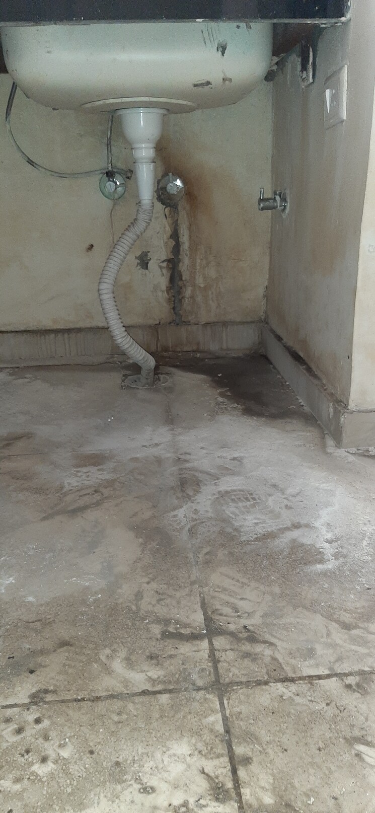 Bathroom, land-craft-golf-links-apartment-phase-2 3 Bedroom 1450 Sq.Ft. Apartment In Pandav Nagar Ghaziabad 9079494