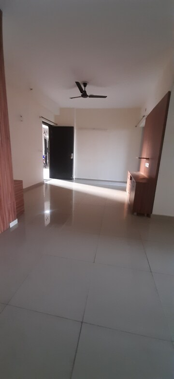 Furnished Amenities in 3 BHK Apartment at Landcraft Golflinks Plaza, Pandav Nagar – for Sale