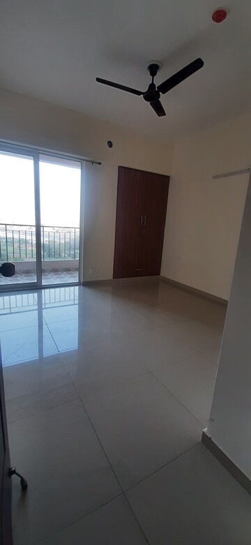Furnished Amenities in 3 BHK Apartment at Landcraft Golflinks Plaza, Pandav Nagar – for Sale