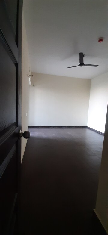 Room in 3 BHK Apartment at Landcraft Golflinks Plaza, Pandav Nagar – for Sale