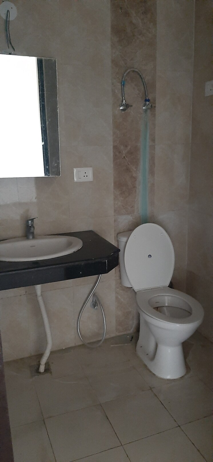 Bathroom, landcraft-golflinks-plaza 3 Bedroom 1600 Sq.Ft. Apartment In Pandav Nagar Ghaziabad 9079530