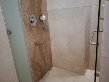 Furnished Amenities in 3 BHK Builder Floor at Kailash Colony – for Rent
