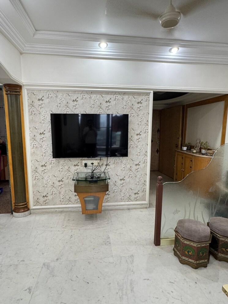 Living Room, kalpataru-tarangan-1 3 Bedroom 1200 Sq.Ft. Apartment In Samata Nagar Thane 9079599