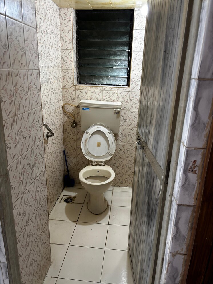 Bathroom, saraswati-chs-dahisar 1 Bedroom 400 Sq.Ft. Apartment In Dahisar East Mumbai 9079620