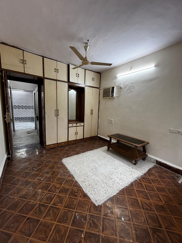 Room, saraswati-chs-dahisar 1 Bedroom 400 Sq.Ft. Apartment In Dahisar East Mumbai 9079620