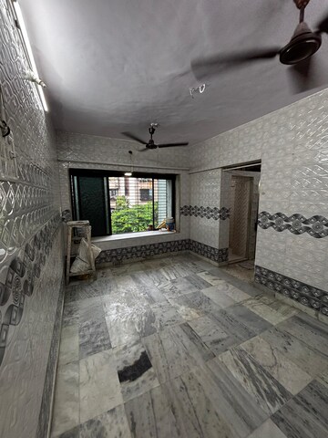 Room in 1 BHK Apartment at Saraswati CHS Dahisar, Dahisar East – for Rent