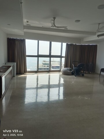 Room in 2 BHK Apartment at Raunak Centrum, Sion East – for Sale