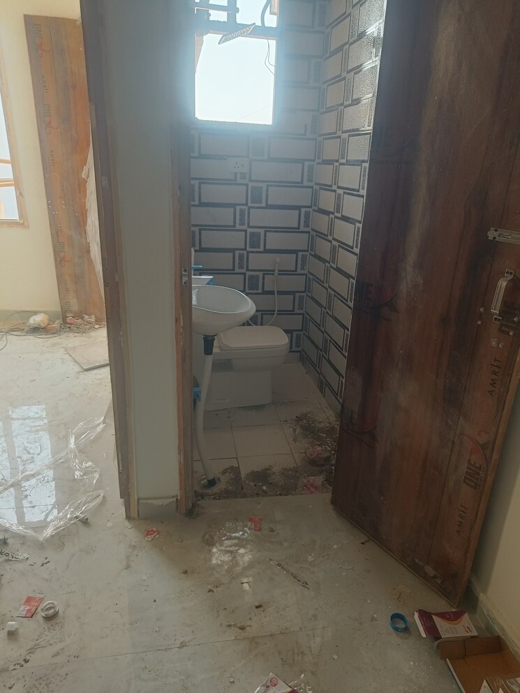 Bathroom, sector 49 2 Bedroom 950 Sq.Ft. Builder Floor In Sector 49 Noida 9079630