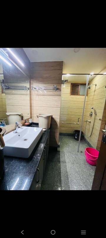 Team Area in 3 BHK Builder Floor at Saket – for Rent