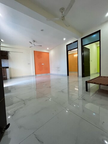 2 BHK Builder Floor For Rent in Saket