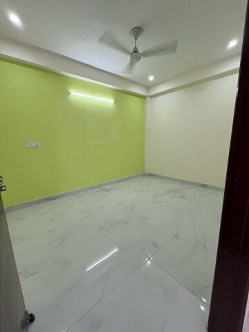Room in 2 BHK Builder Floor at Saket – for Rent
