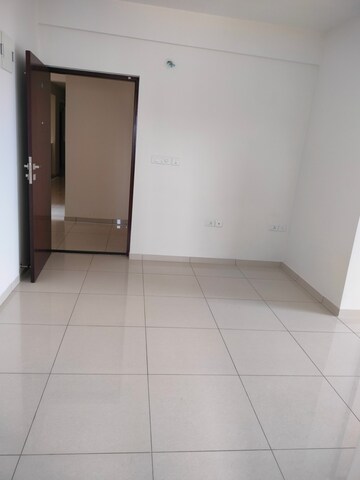 Room in 2 BHK Apartment at Provident Neora, Thanisandra Main Road – for Rent