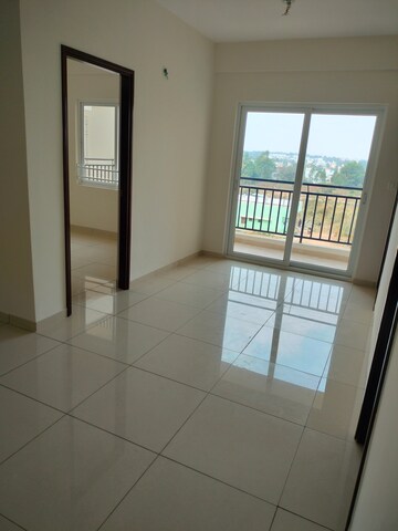 Room in 2 BHK Apartment at Provident Neora, Thanisandra Main Road – for Rent