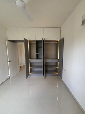 Room in 2 BHK Apartment at Rohan Upavan, Hennur – for Rent