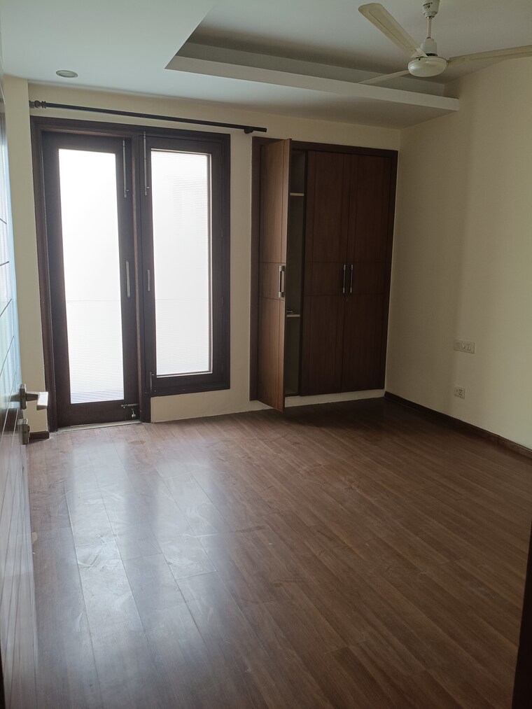 Room, maharani bagh 4 Bedroom 500 Sq.Yd. Independent House In Maharani Bagh Delhi 9079683
