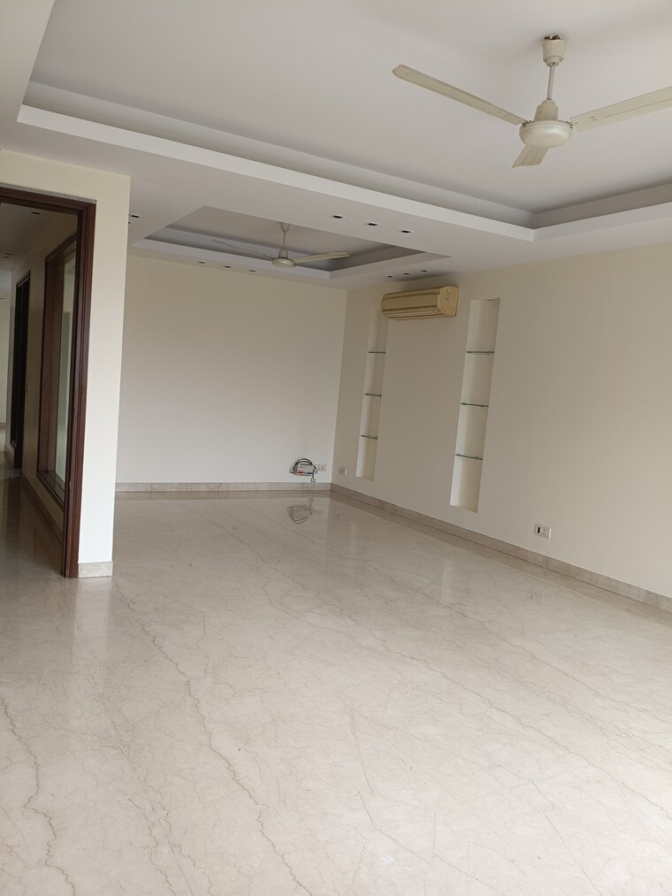 Room, maharani bagh 4 Bedroom 500 Sq.Yd. Independent House In Maharani Bagh Delhi 9079683