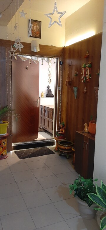 Furnished Amenities in 3 BHK Apartment at Land Craft Golf Links Apartment Phase 2, Pandav Nagar – for Sale