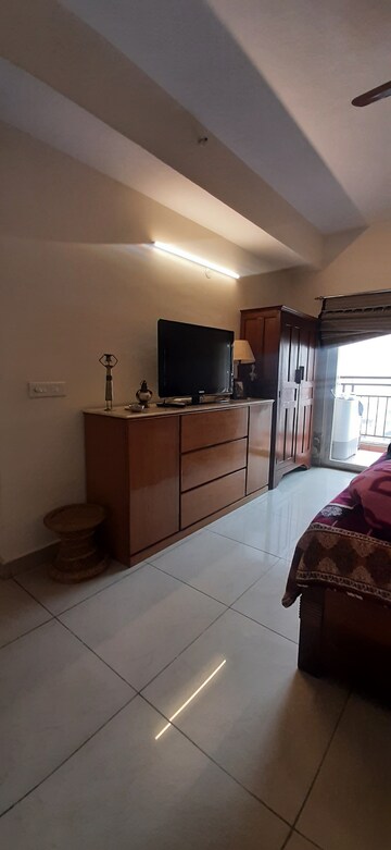 Team Area in 3 BHK Apartment at Land Craft Golf Links Apartment Phase 2, Pandav Nagar – for Sale