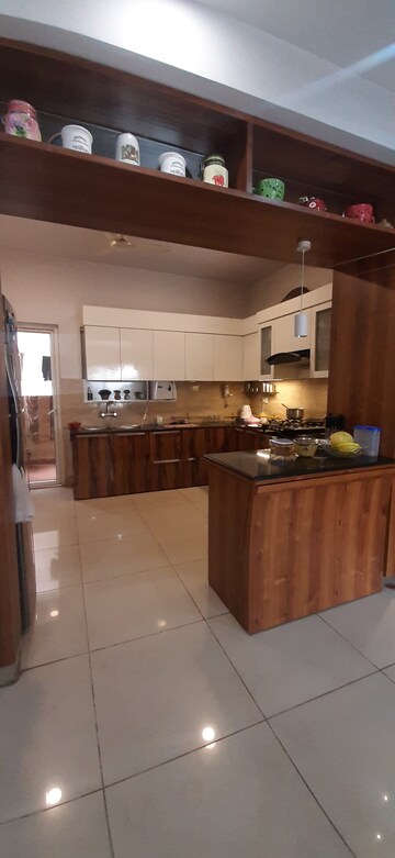 Furnished Amenities in 3 BHK Apartment at Land Craft Golf Links Apartment Phase 2, Pandav Nagar – for Sale