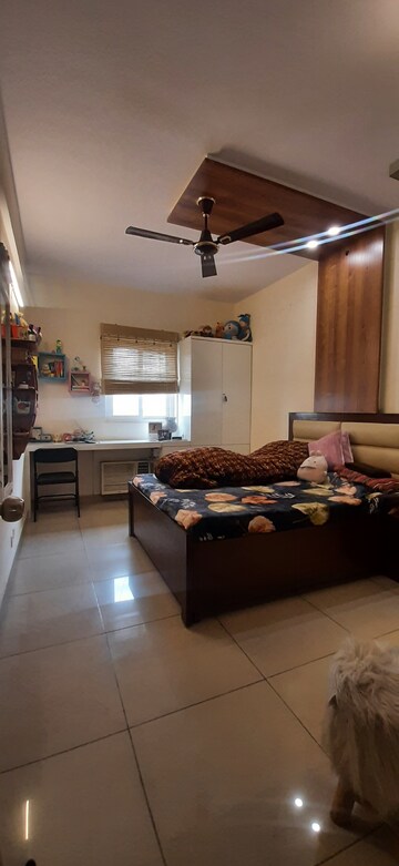 Furnished Amenities in 3 BHK Apartment at Land Craft Golf Links Apartment Phase 2, Pandav Nagar – for Sale