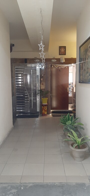 Furnished Amenities in 3 BHK Apartment at Land Craft Golf Links Apartment Phase 2, Pandav Nagar – for Sale