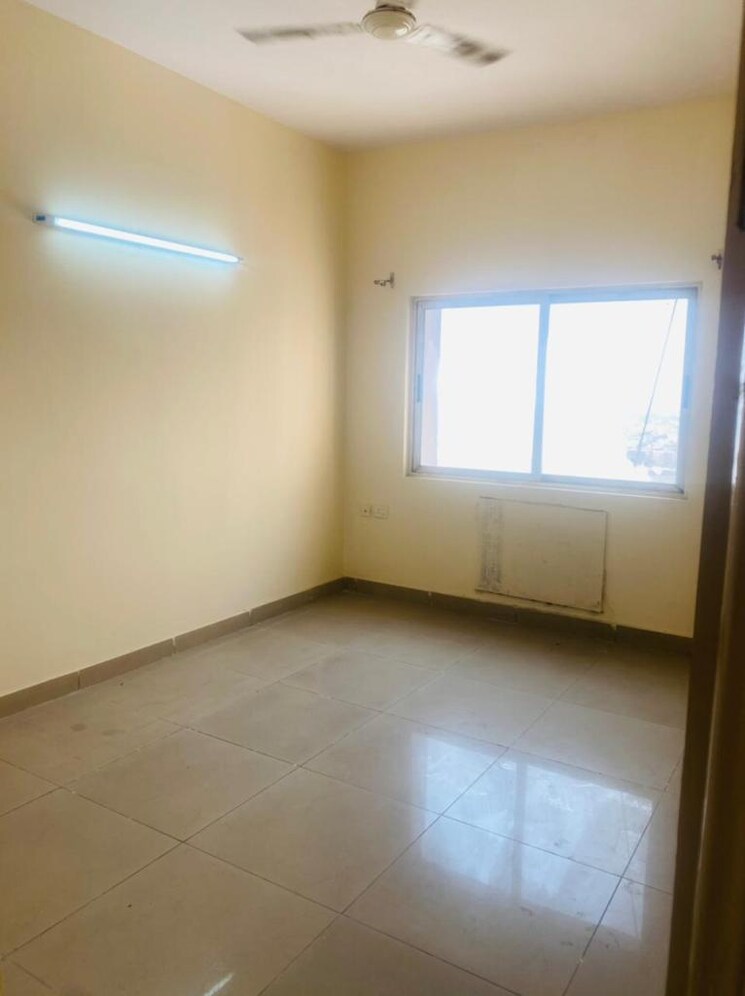 Room, landcraft-golf-links 3 Bedroom 1630 Sq.Ft. Apartment In Pandav Nagar Ghaziabad 9079747