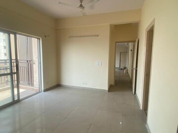 Room in 3 BHK Apartment at Landcraft Golf Links, Pandav Nagar – for Sale