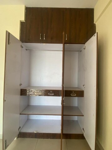 Furnished Amenities in 3 BHK Apartment at Landcraft Golf Links, Pandav Nagar – for Sale