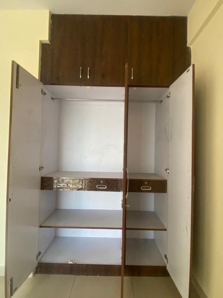 undefined, landcraft-golf-links 3 Bedroom 1630 Sq.Ft. Apartment In Pandav Nagar Ghaziabad 9079747