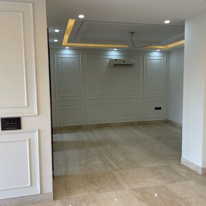 Room in 4 BHK Builder Floor at Sushant Lok Iii – for Sale