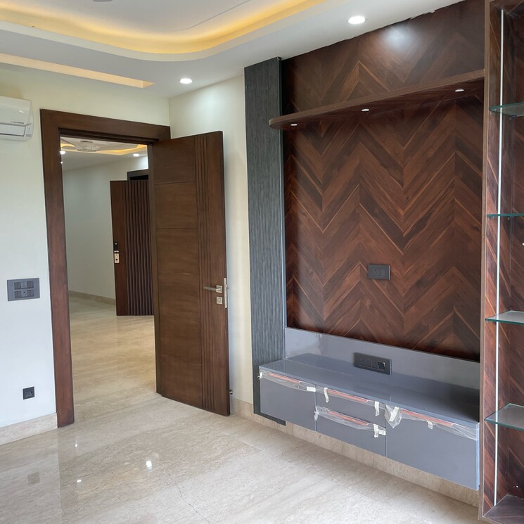 Room, sushant lok iii 4 Bedroom 300 Sq.Yd. Builder Floor In Sushant Lok Iii Gurgaon 9079827