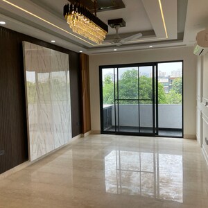 Room in 4 BHK Builder Floor at Sushant Lok Iii – for Sale