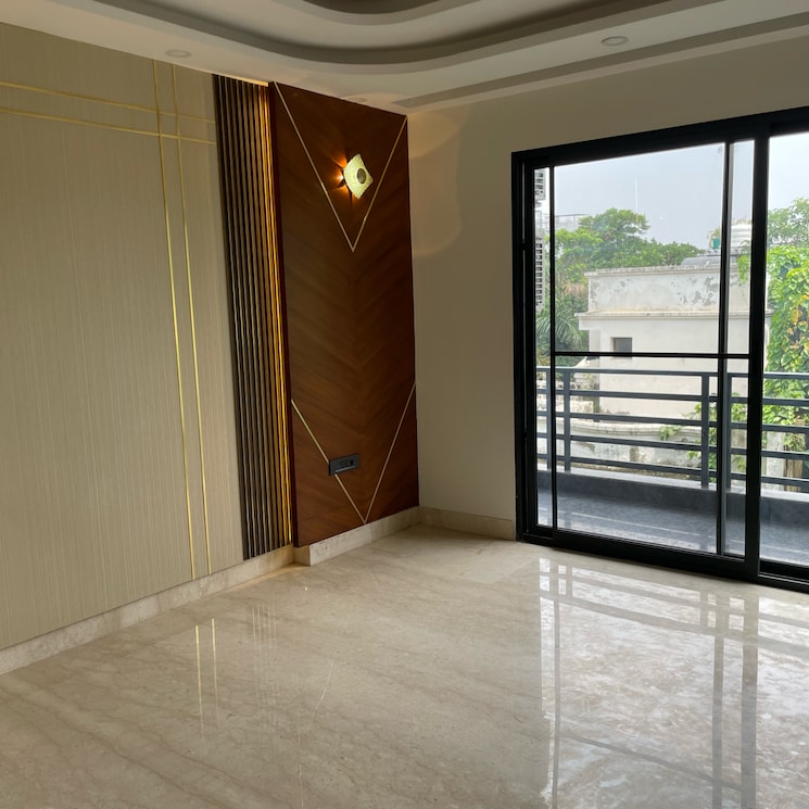 Room, sushant lok iii 4 Bedroom 300 Sq.Yd. Builder Floor In Sushant Lok Iii Gurgaon 9079827
