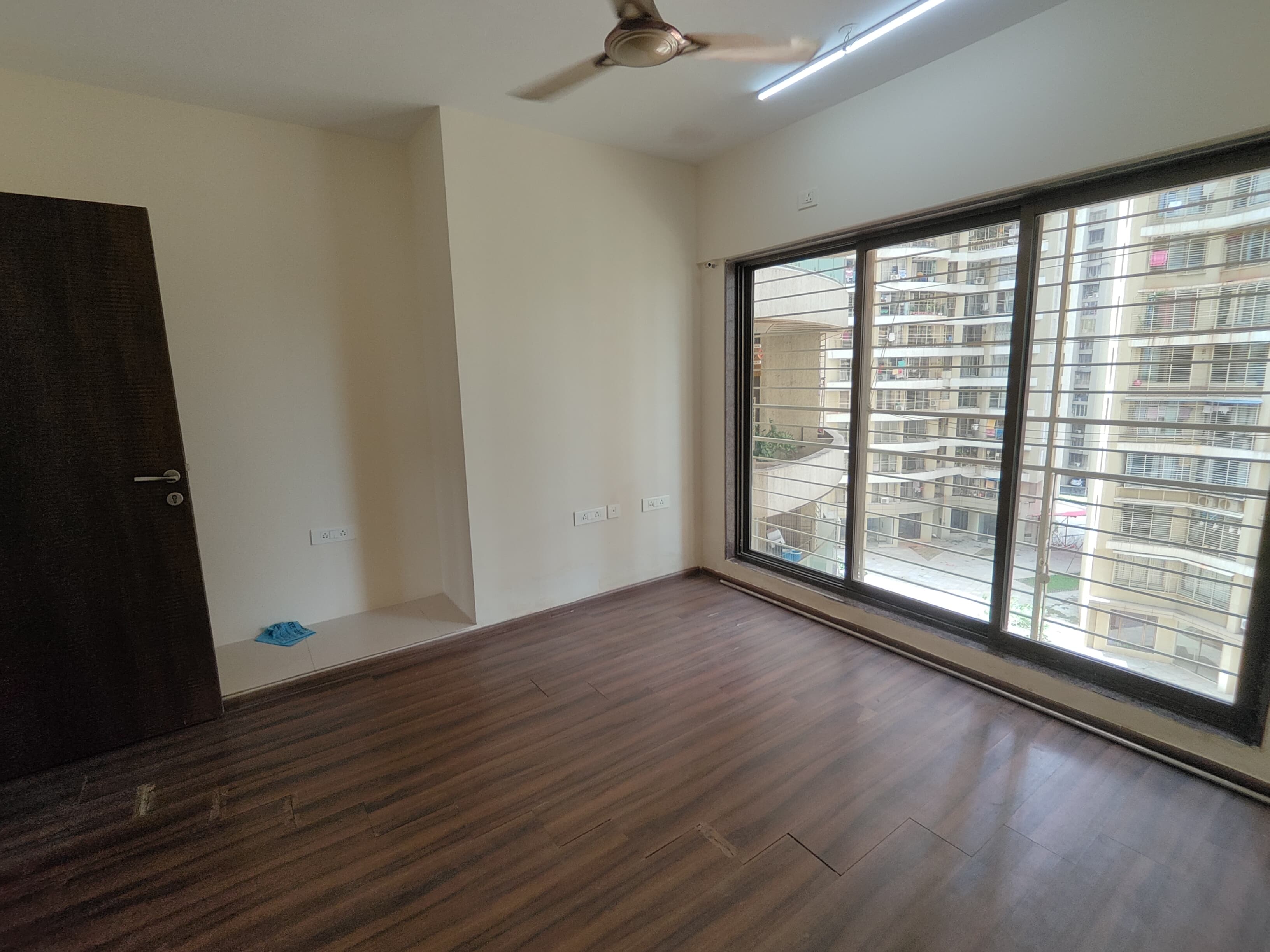 2 BHK + Extra Room Apartment For Rent in Acme Ozone
