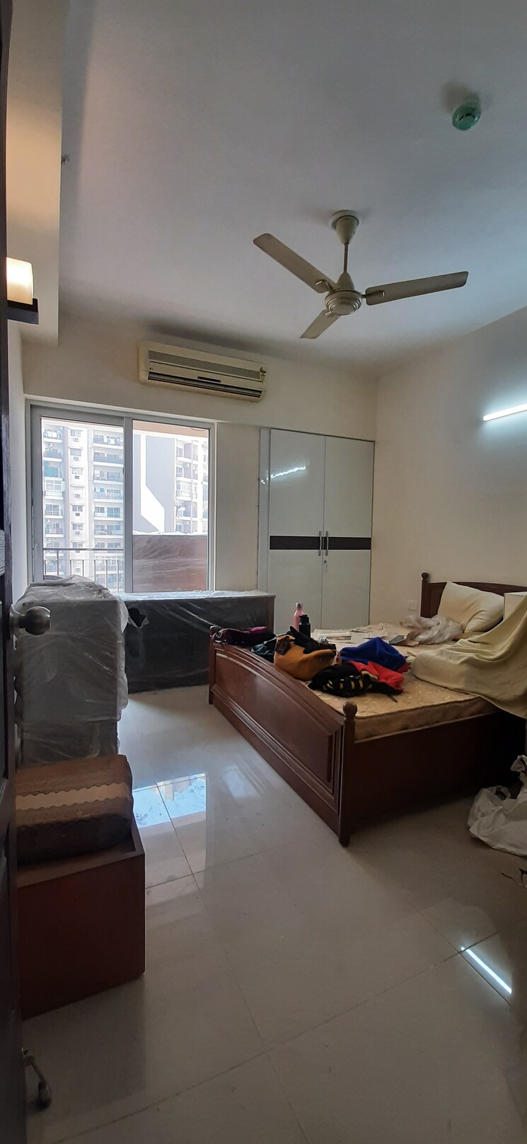 Master Bedroom, land-craft-golf-links-apartment-phase-2 3 Bedroom 1600 Sq.Ft. Apartment In Pandav Nagar Ghaziabad 9079802