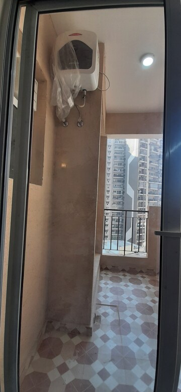  3 BHK Apartment at Land Craft Golf Links Apartment Phase 2, Pandav Nagar – for Sale