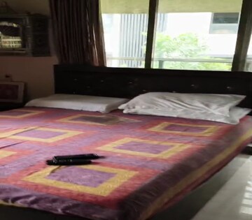 Bedroom in 3 BHK Apartment at Dadar East – for Rent