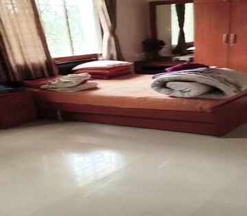 Bedroom in 3 BHK Apartment at Dadar East – for Rent