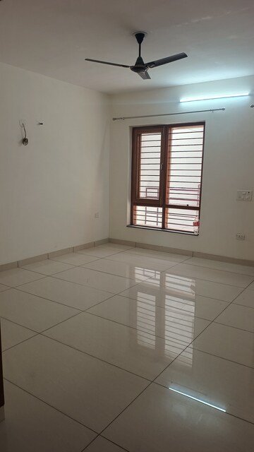 Room in 3 BHK Apartment at JakhaN-Rajpur Road – for Rent
