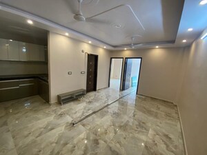 Room in 5 BHK Villa at RWA Apartments Sector 41, Sector 41 – for Sale