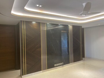 Building Lobby in 4 BHK Builder Floor at Dlf Phase I – for Rent