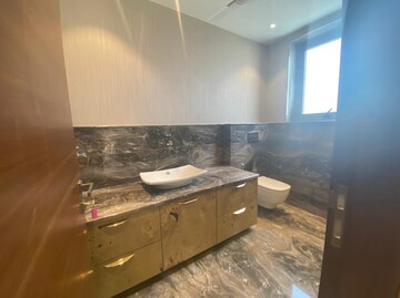 Attached Bathroom in 4 BHK Builder Floor at Dlf Phase I – for Rent