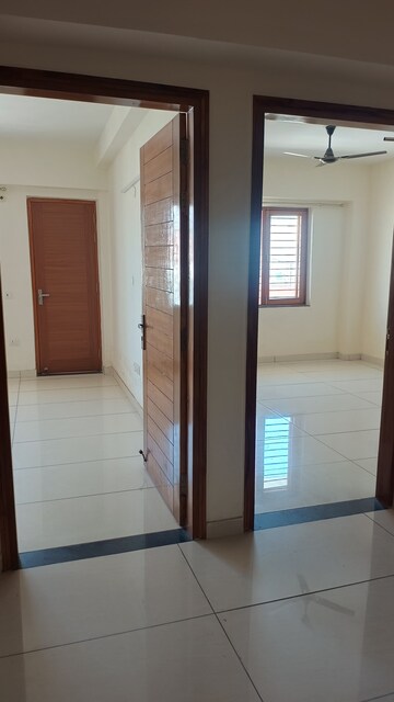 Building Lobby in 3 BHK Apartment at JakhaN-Rajpur Road – for Rent
