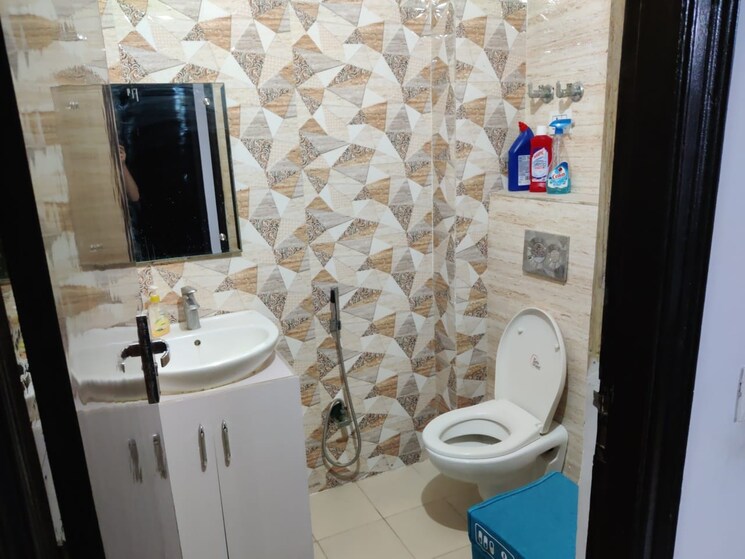 Bathroom, shivpuri 2 Bedroom 750 Sq.Ft. Apartment In Shivpuri Gurgaon 9079837