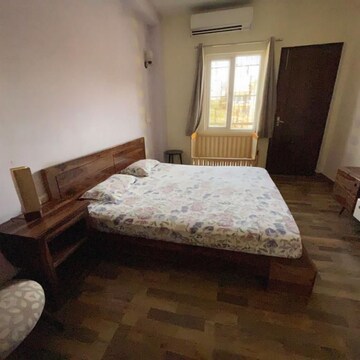 Bedroom in 3 BHK Builder Floor at Malibu Town – for Rent
