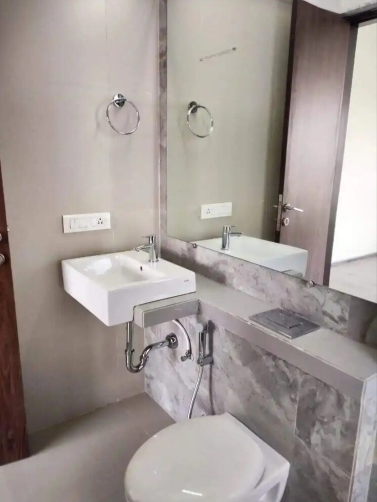 Bathroom, the-wadhwa-atmosphere 2 Bedroom 688 Sq.Ft. Apartment In Mulund West Mumbai 9080002