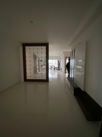 Room in 3 BHK Apartment at Rajapushpa Regalia, Kokapet – for Rent