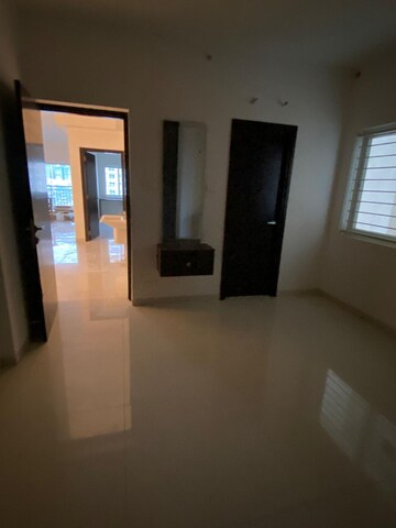 Room in 3 BHK Apartment at Rajapushpa Regalia, Kokapet – for Rent