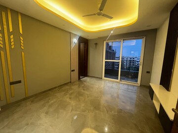 Room in 3 BHK Builder Floor at Sector 52 – for Sale