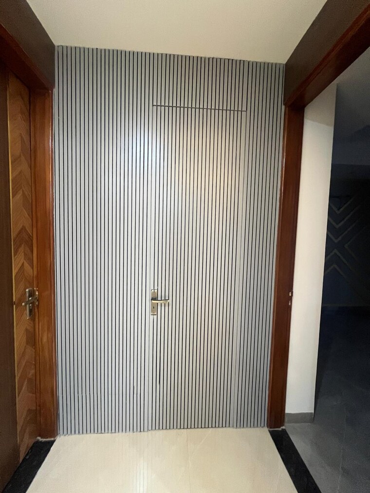 Bathroom, sector 52 3 Bedroom 263 Sq.Yd. Builder Floor In Sector 52 Gurgaon 9080016